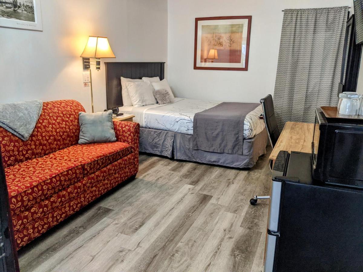 Skyview Motel - Prairie Du Sac Bagian luar foto