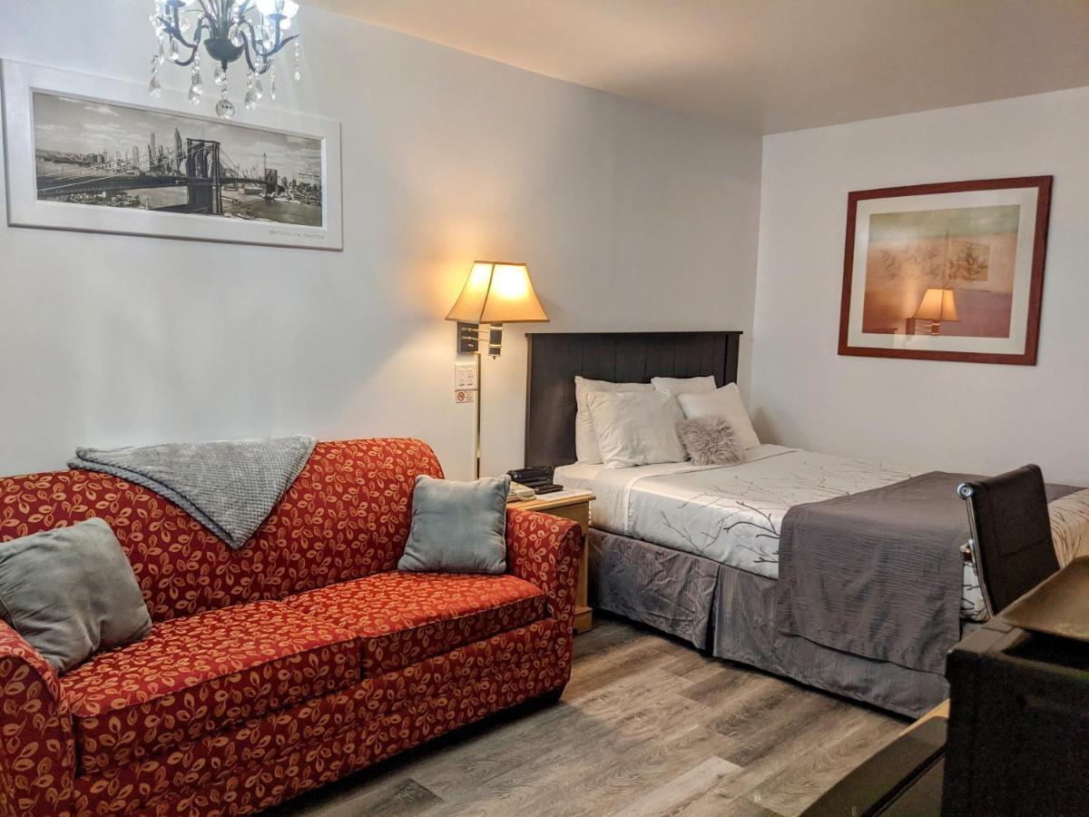 Skyview Motel - Prairie Du Sac Bagian luar foto