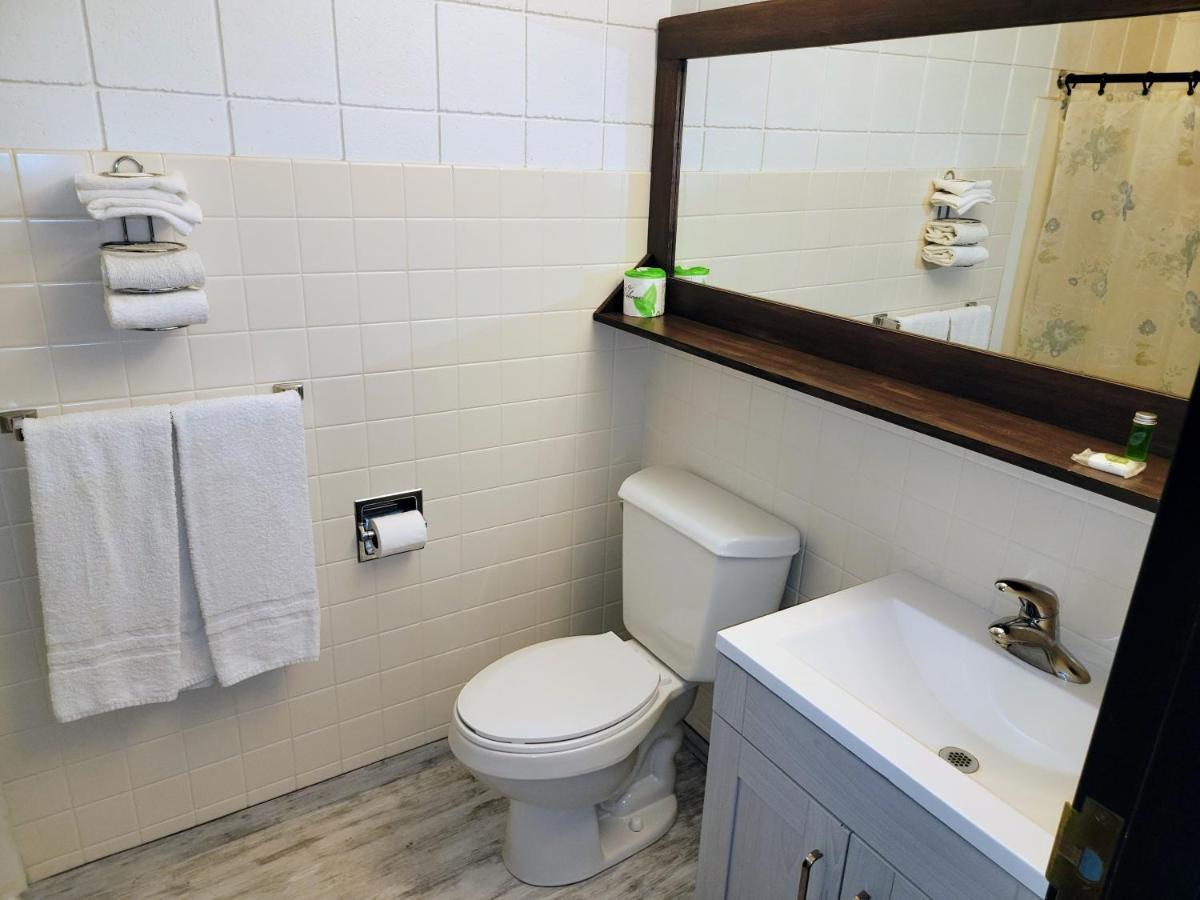 Skyview Motel - Prairie Du Sac Bagian luar foto