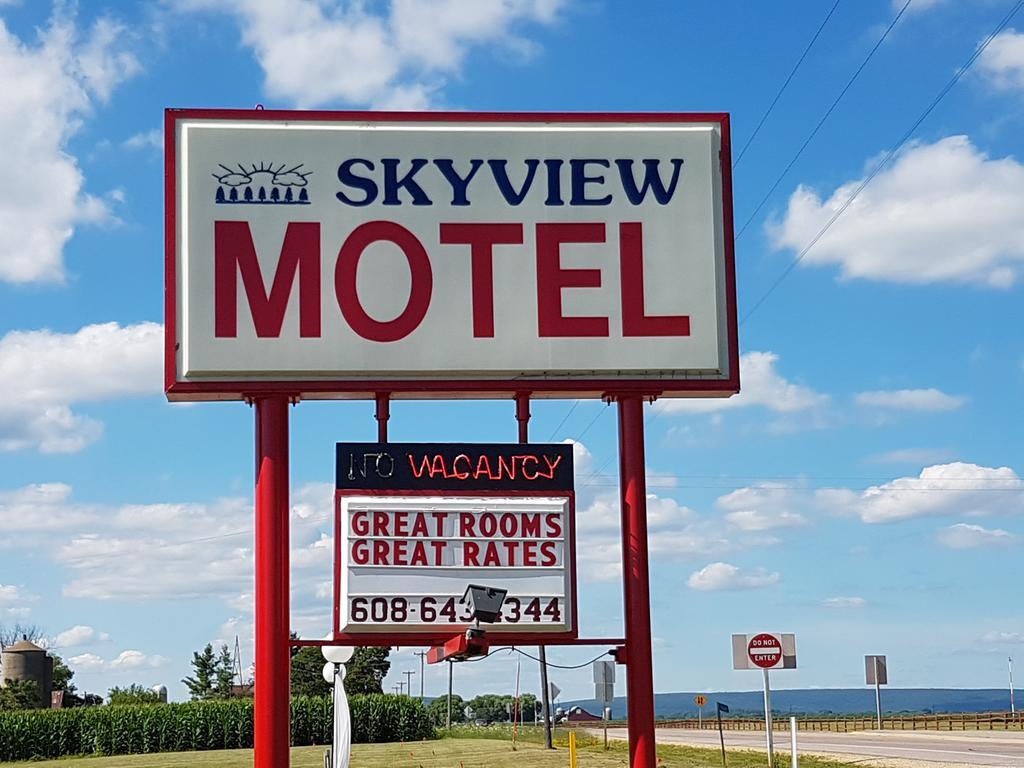 Skyview Motel - Prairie Du Sac Bagian luar foto