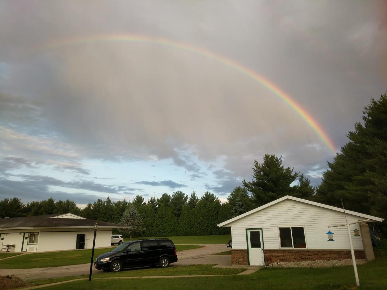 Skyview Motel - Prairie Du Sac Bagian luar foto