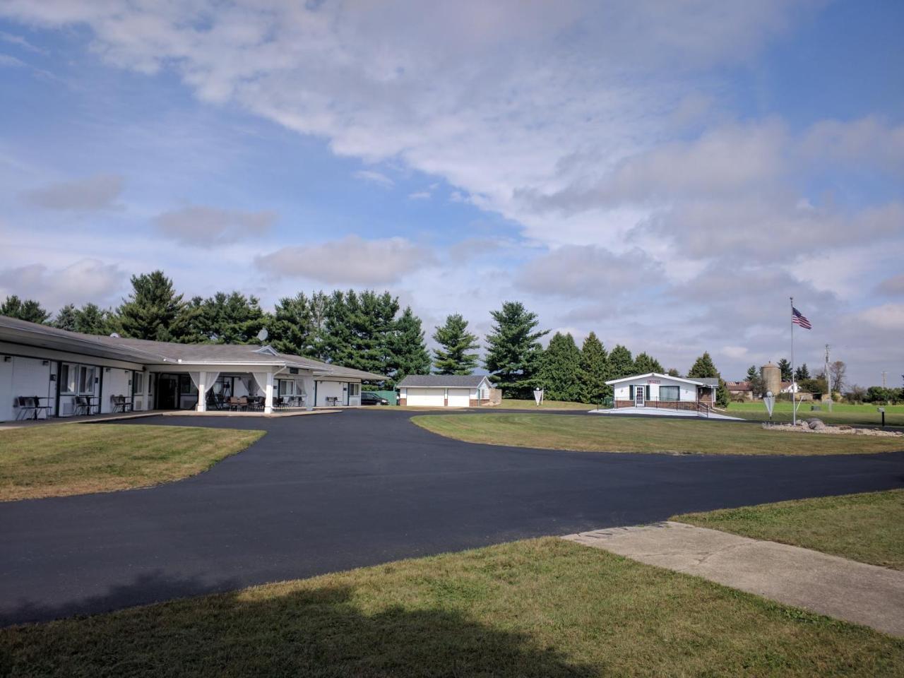 Skyview Motel - Prairie Du Sac Bagian luar foto